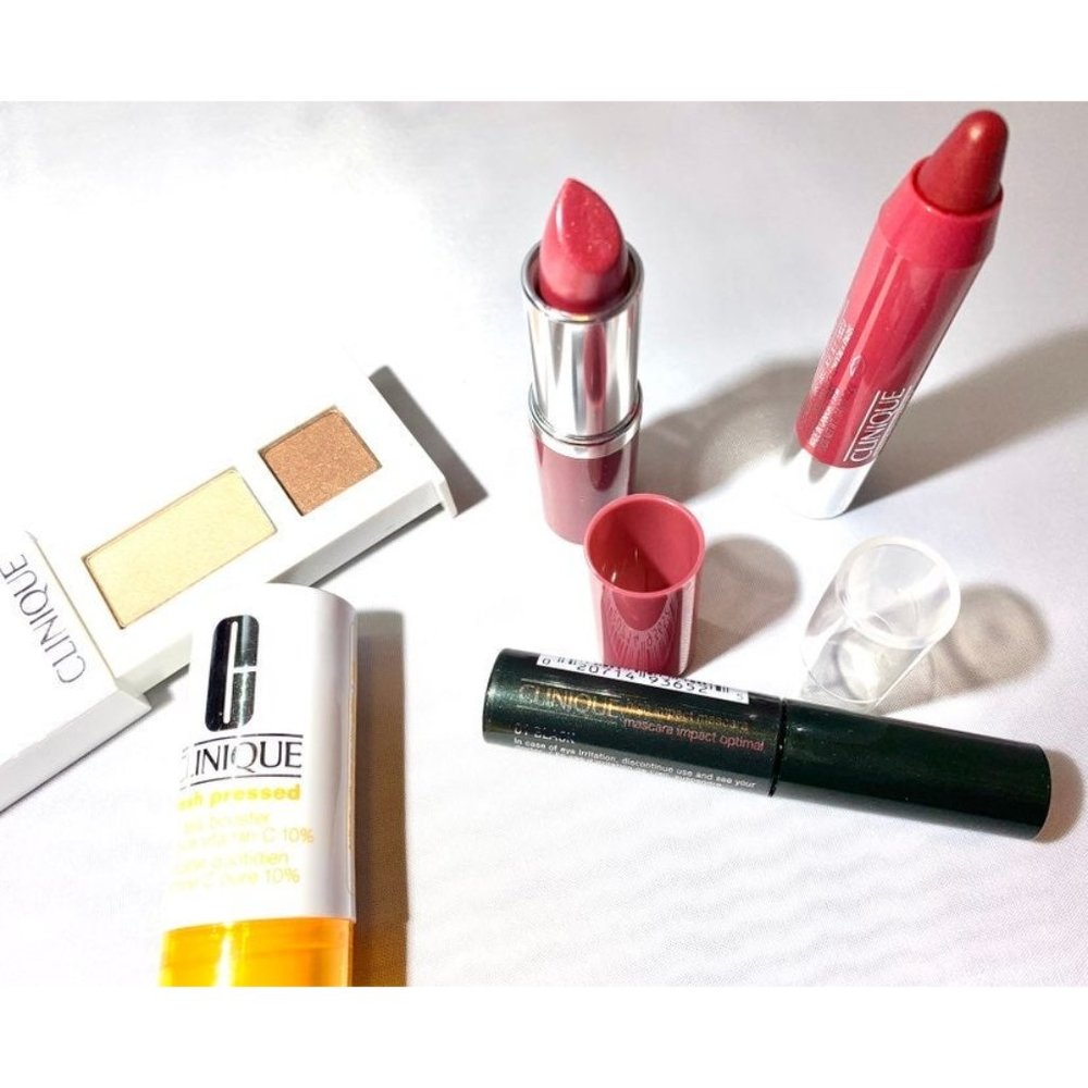 New! Clinique Cosmetic Bundle & Gift!